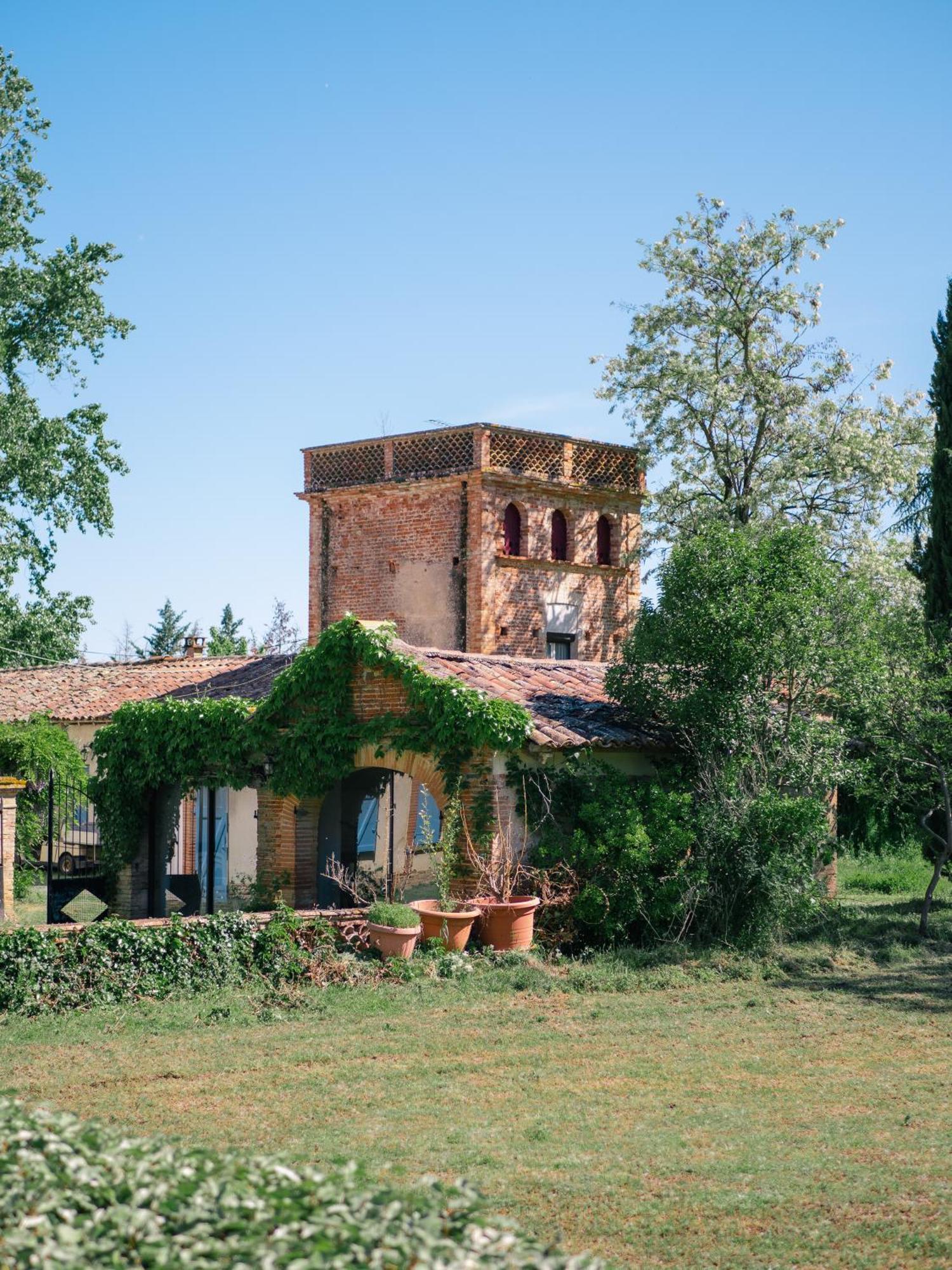 Le Manoir De Lisle Hotel Exterior photo